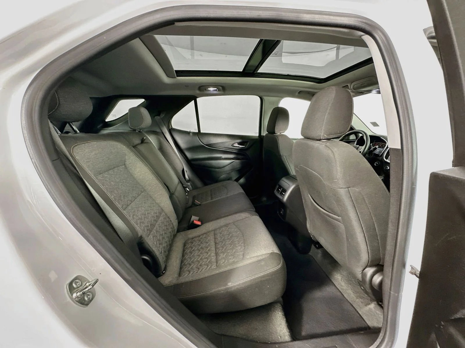 Used 2024 Summit White Chevrolet LT image 29