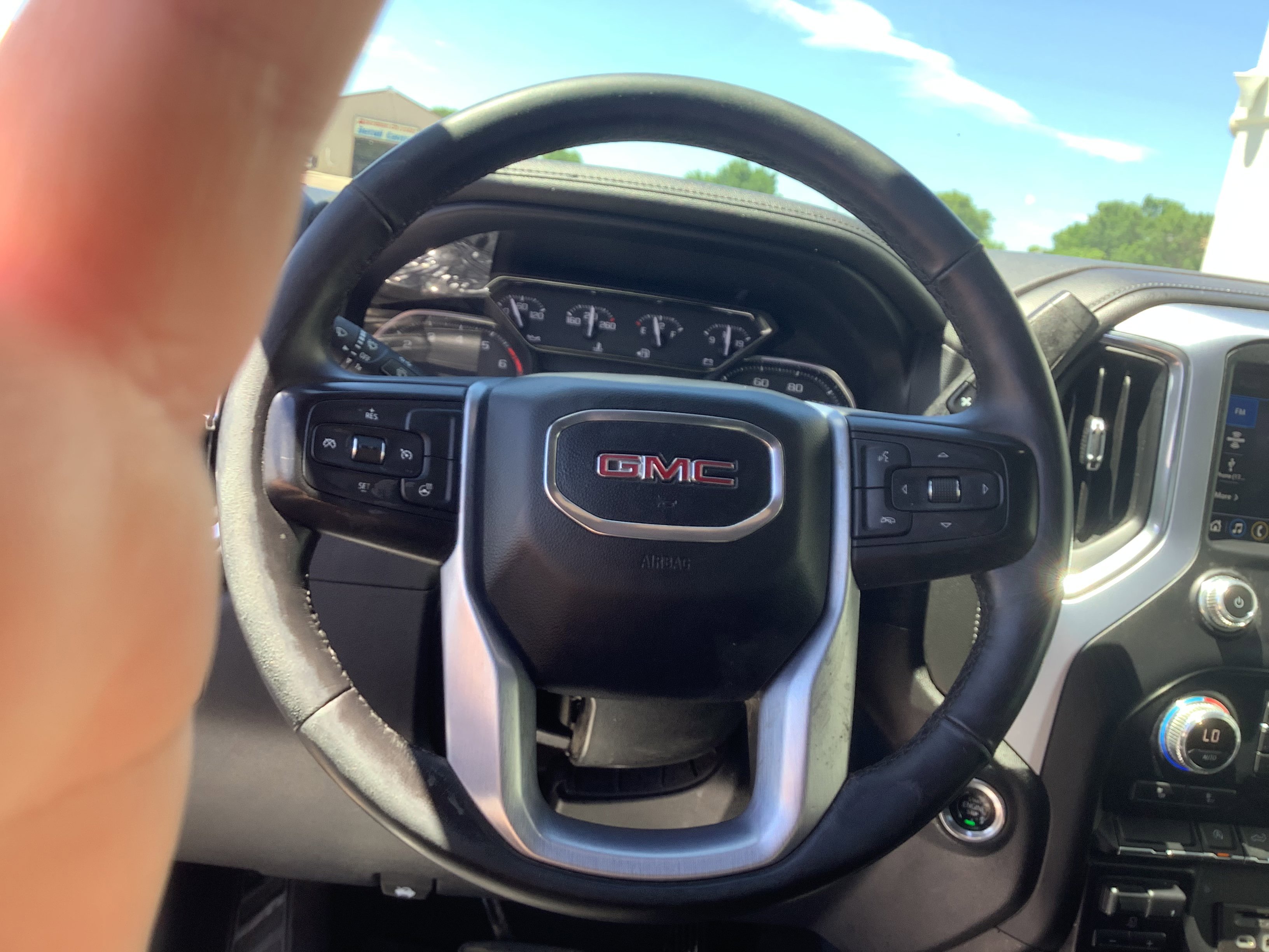 Used 2019 Silver GMC SLT image 11
