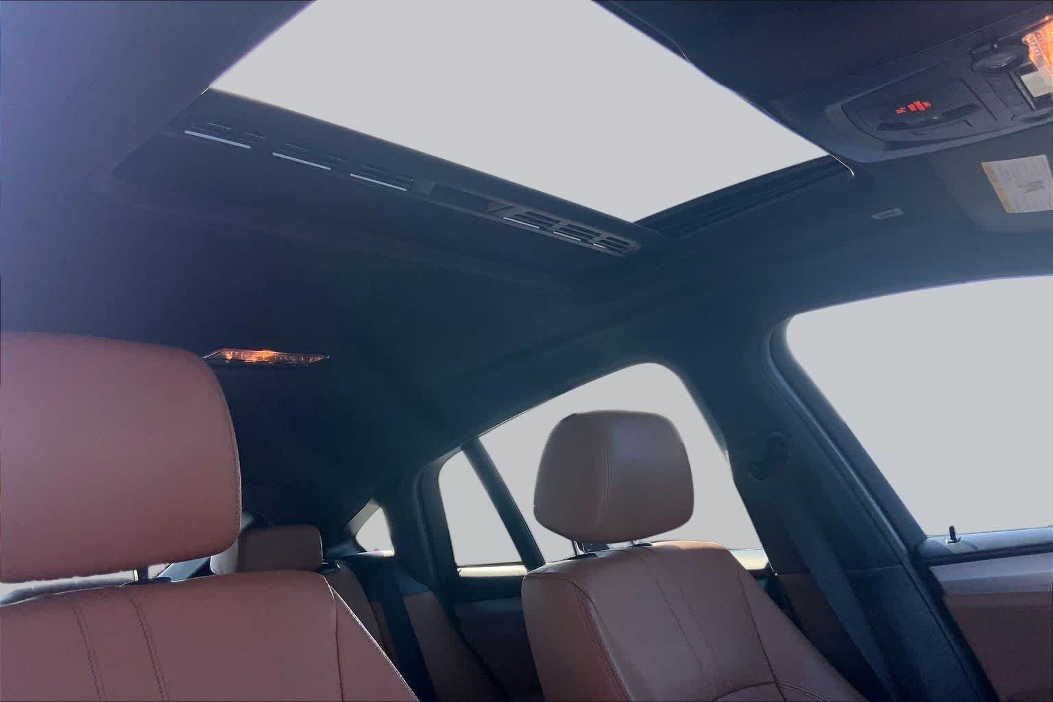 Used 2018 Black Sapphire Metallic BMW M40i image 13