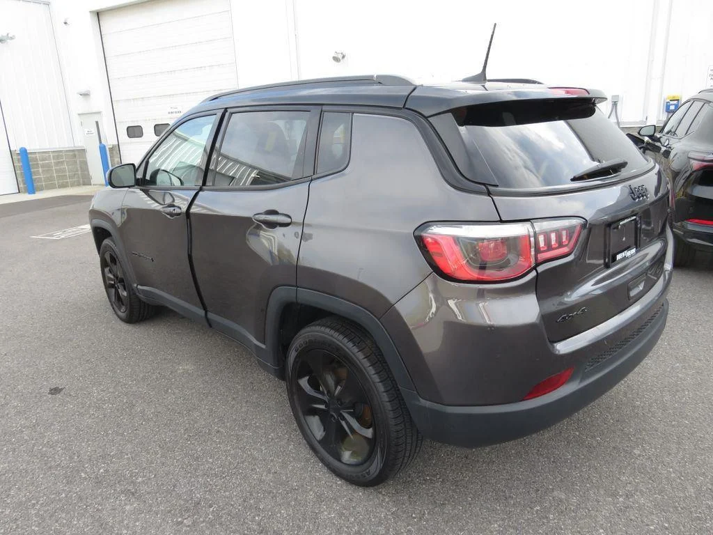 Used 2019 Granite Crystal Metallic Clear Jeep Altitude image 14