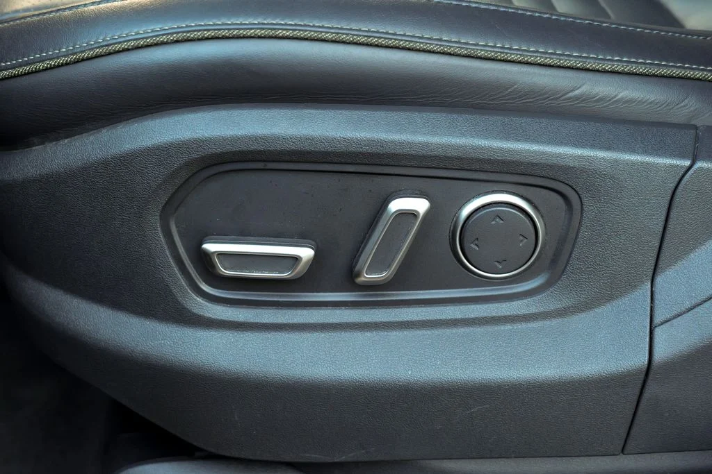 Used 2025 Green Rivian Adventure Dual Motor Standard Pack image 23