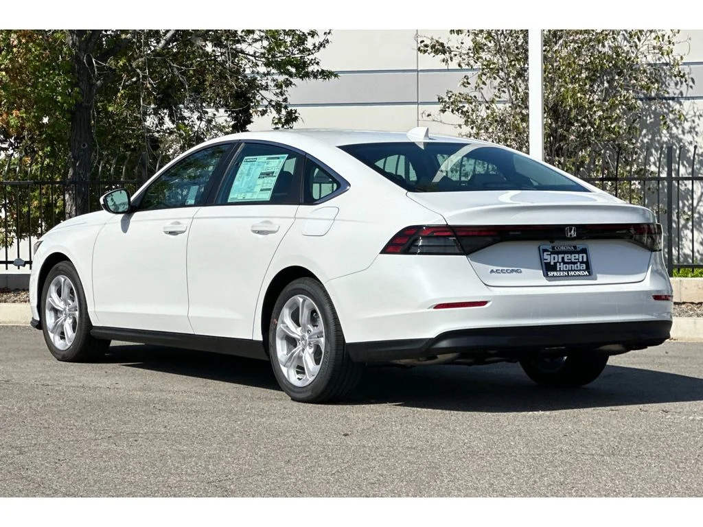 New 2026 Platinum White Pearl Honda LX image 7