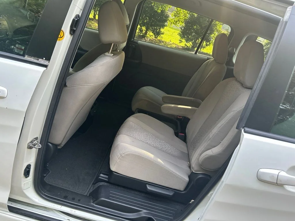 Used 2012 White Mazda Touring image 23