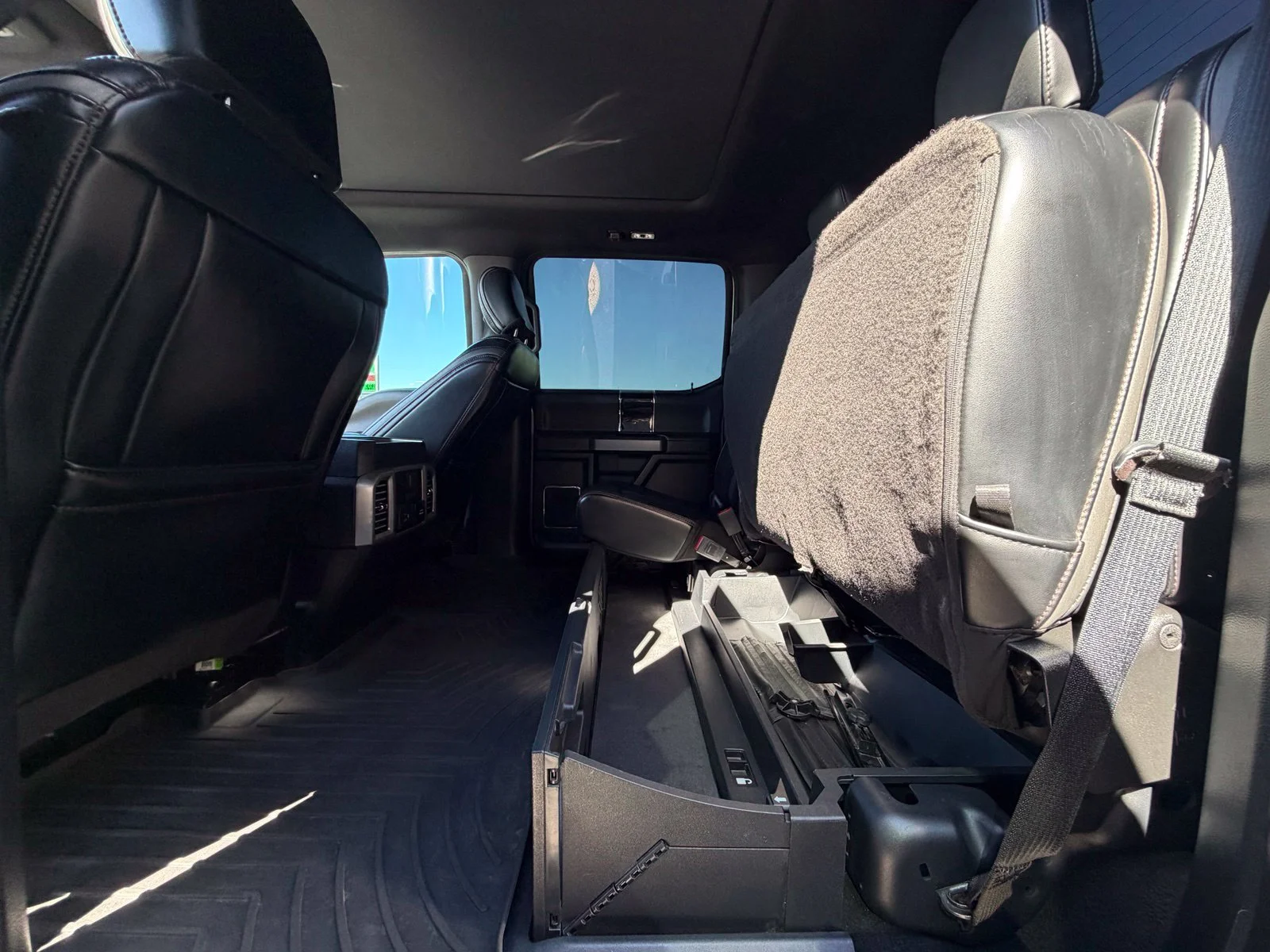 Used 2020 Silver Ford Platinum image 29