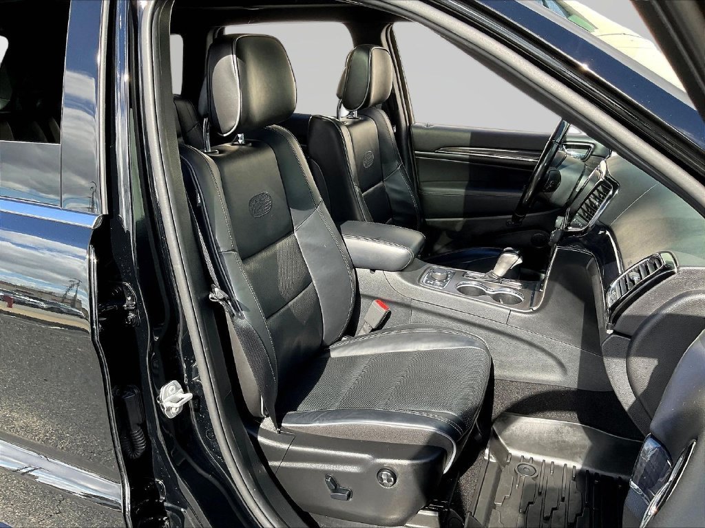 Used 2020 Black Jeep Overland image 31