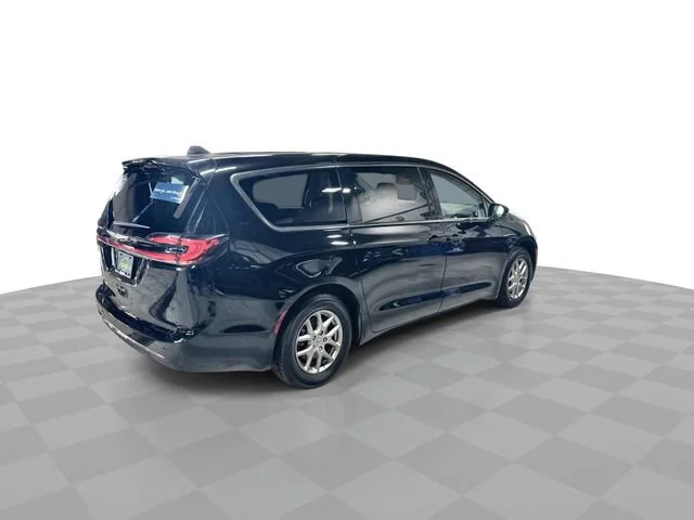 2024 Chrysler Pacifica Touring L - Photo 9