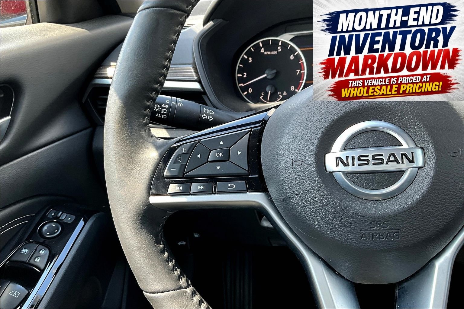 Used 2022 Red Nissan 2.5 SL image 12