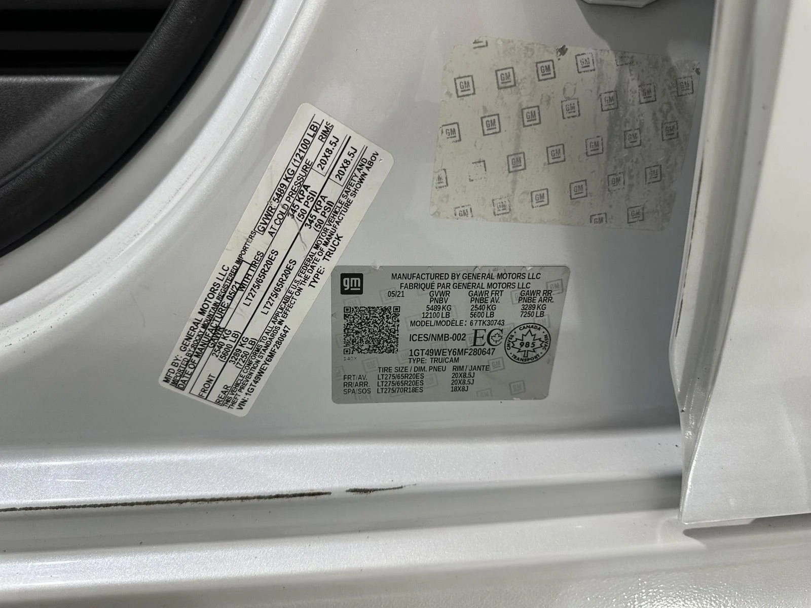 Used 2021 White Frost Tricoat GMC Denali image 33