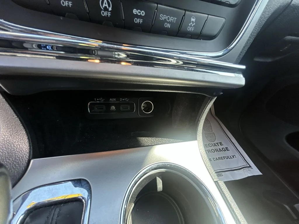 Used 2018 White Jeep Altitude image 25
