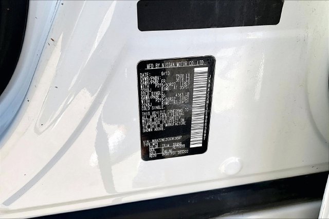 Used 2014 White INFINITI  image 34
