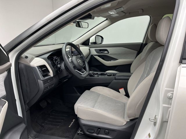 Used 2023 Pearl White Tricoat Nissan SV image 3