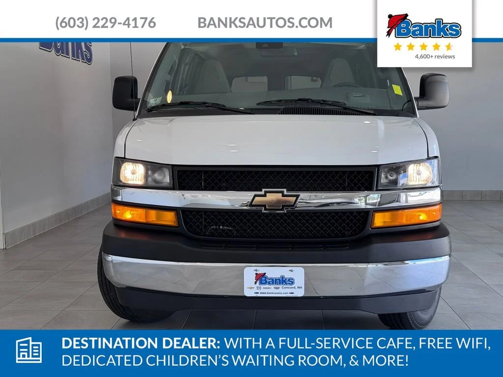 Used 2025 Summit White Chevrolet 1LT image 3
