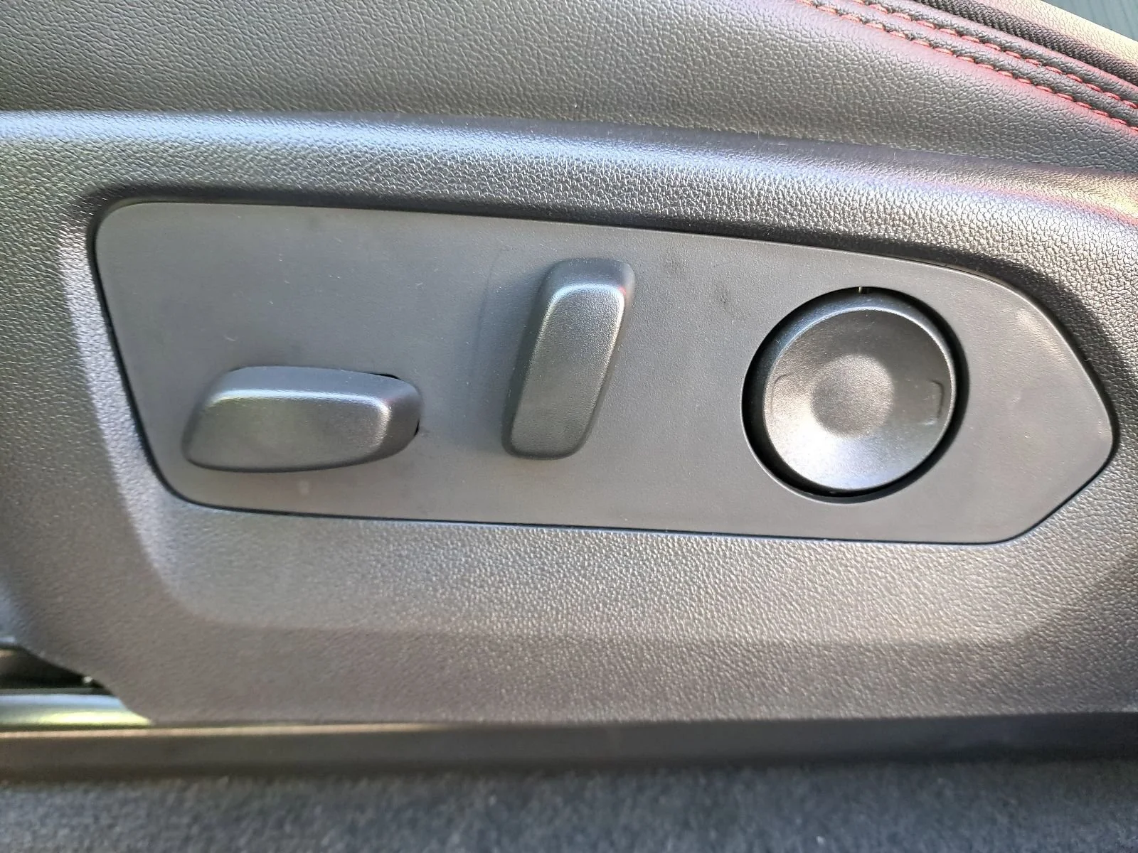 2026 GMC Canyon AT4X - Photo 20