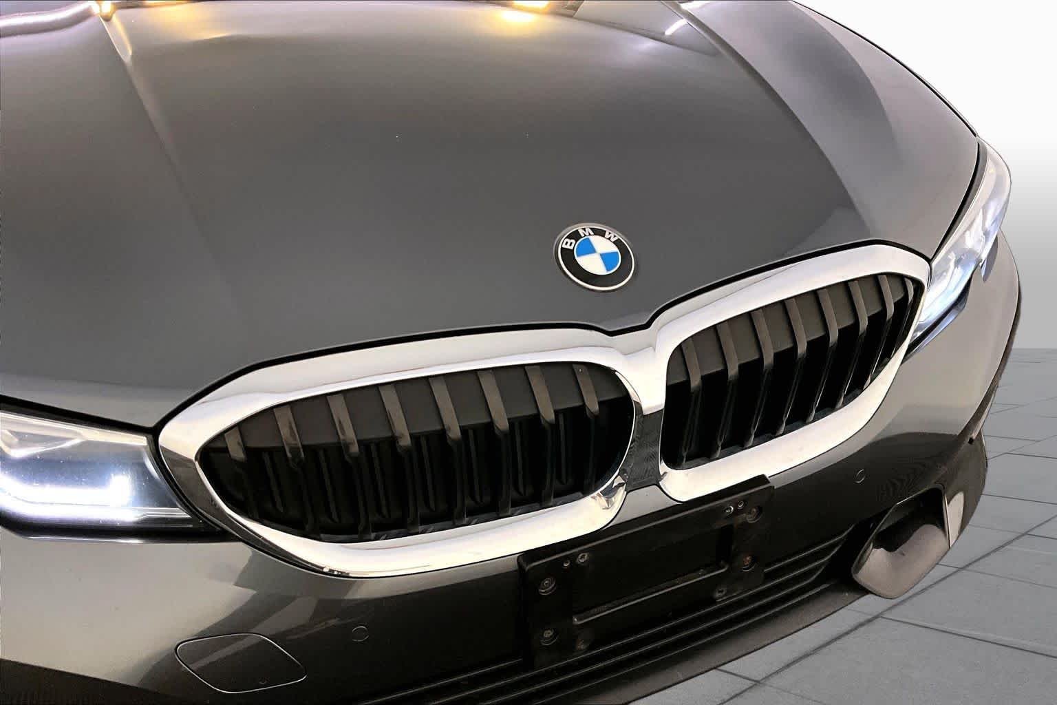 Used 2020 Mineral Gray Metallic BMW 330i xDrive image 32