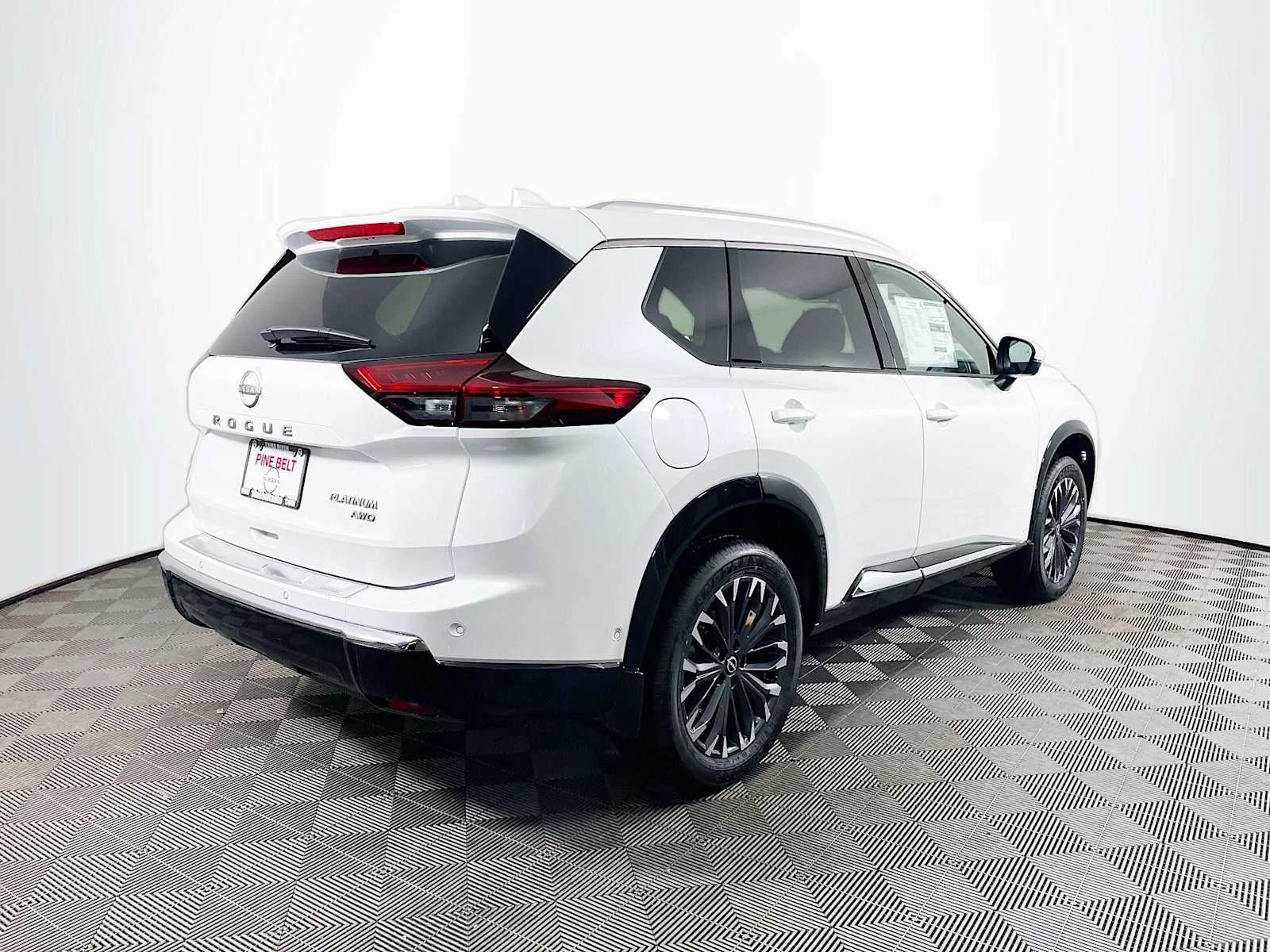 New 2026 Everest White Pearl Tricoat Nissan Platinum image 2