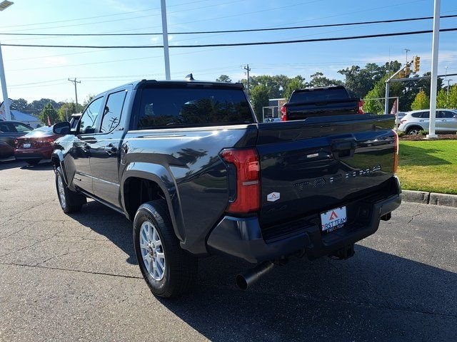 Used 2025  Toyota SR5 image 11