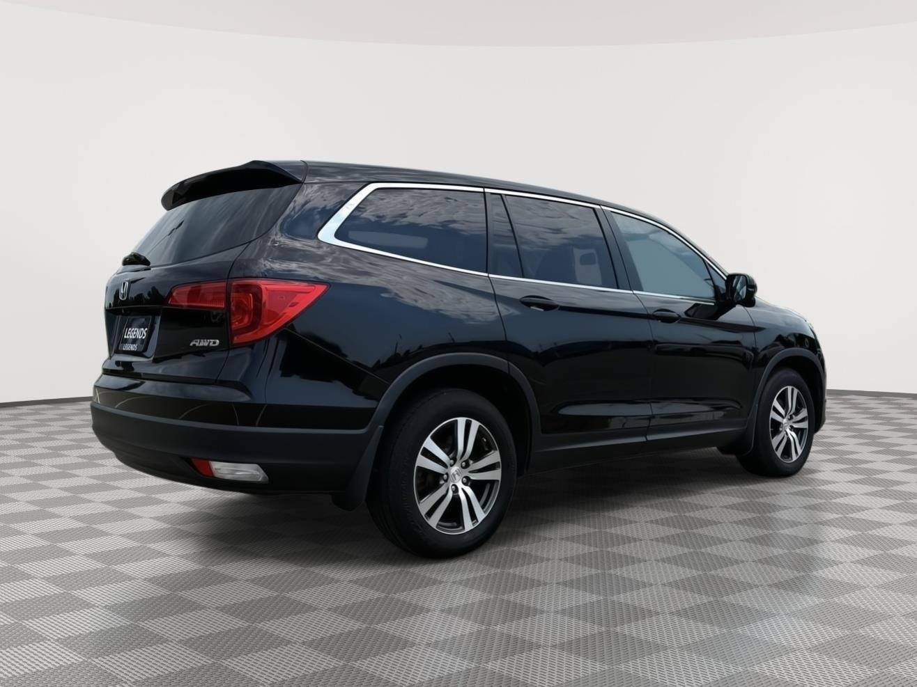Used 2018 Crystal Black Pearl Honda EX-L image 6