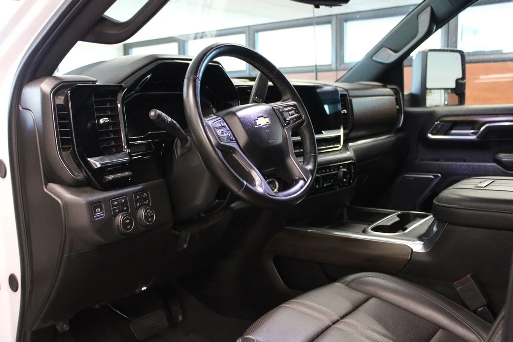 Certified Used 2024 Iridescent Pearl Tricoat Chevrolet High Country image 17
