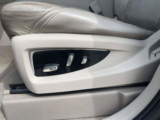 Used 2017 Gray Cadillac Luxury image 22