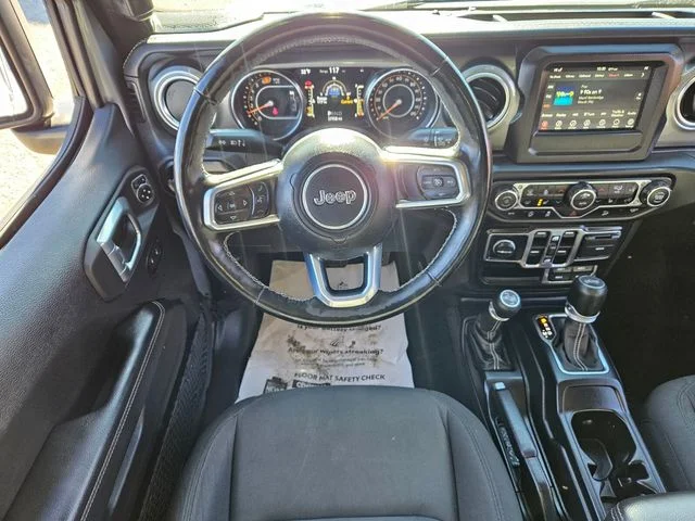 Used 2020 Silver Jeep Unlimited Sahara image 12