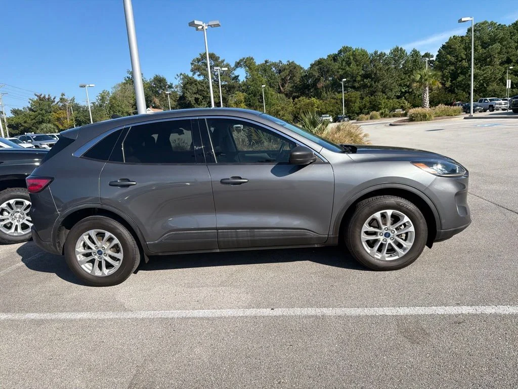 Used 2022 Gray Ford SE image 2
