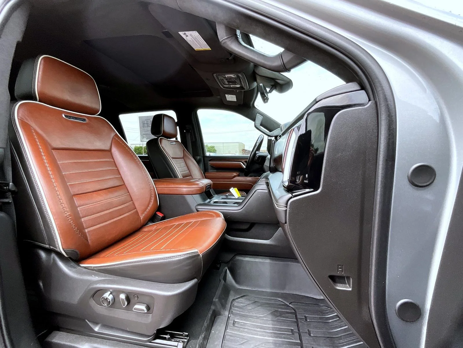 Used 2025 Silver GMC Denali Ultimate image 16