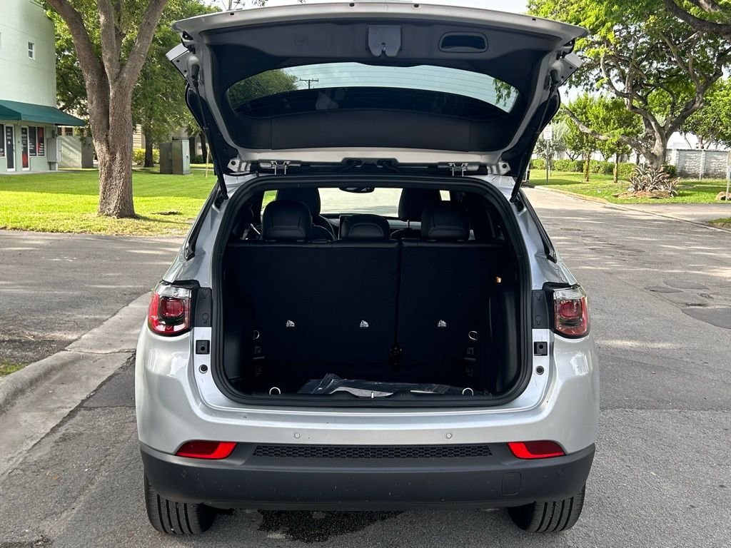 2025 Jeep Compass Limited - Photo 29