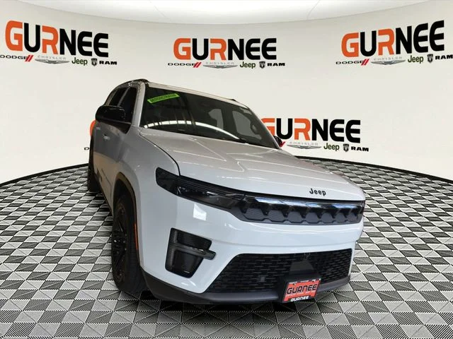 New 2026 Bright White Clear-Coat Exterior Paint Jeep Limited Reserve image 11