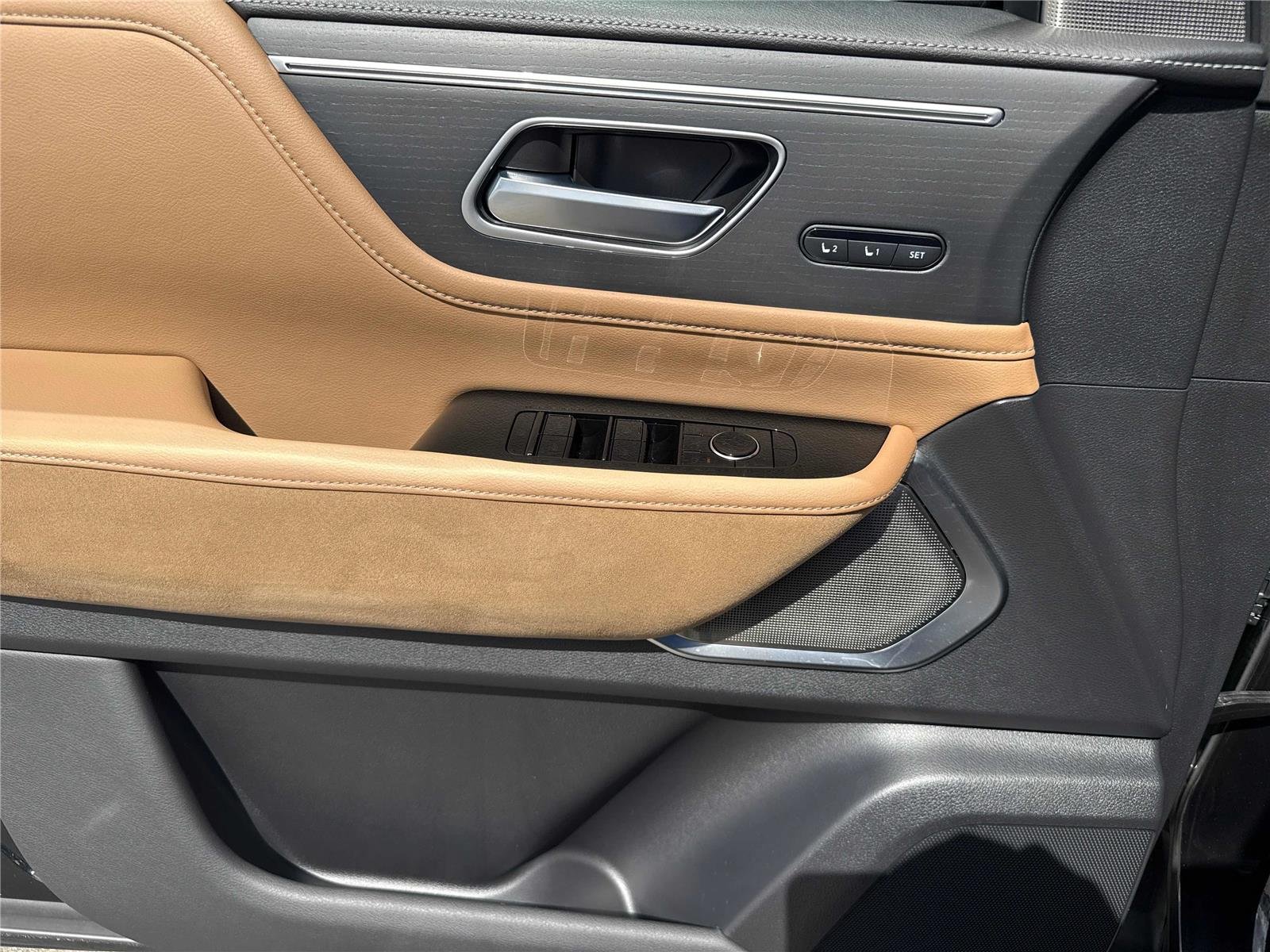 Certified Used 2025 Mineral Black INFINITI SENSORY image 9