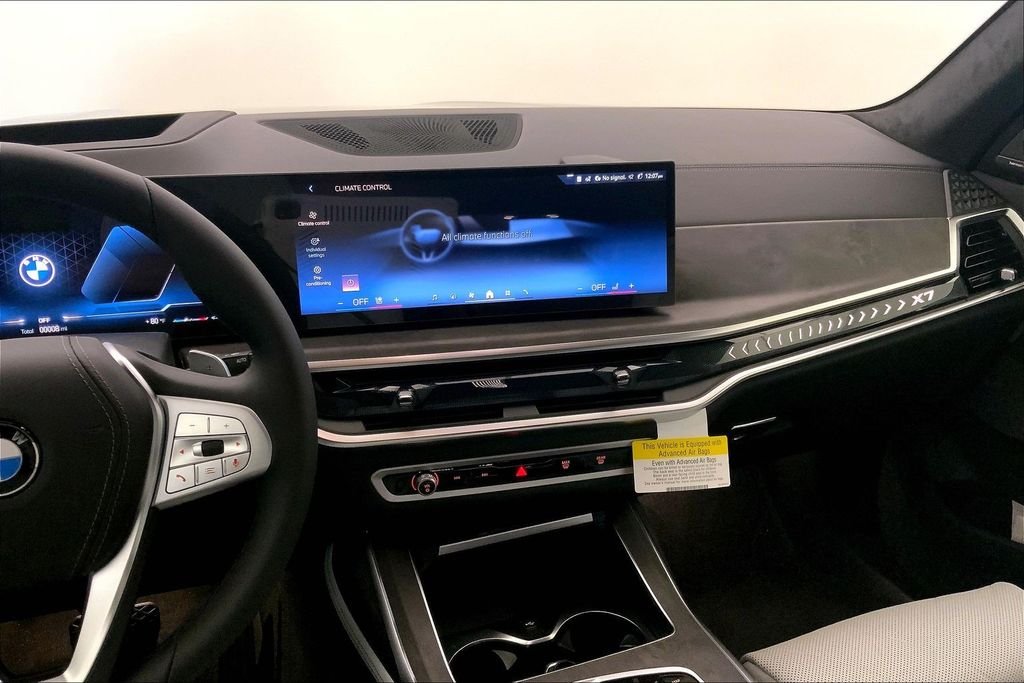Used 2027 Manhattan Green Metallic BMW  image 5