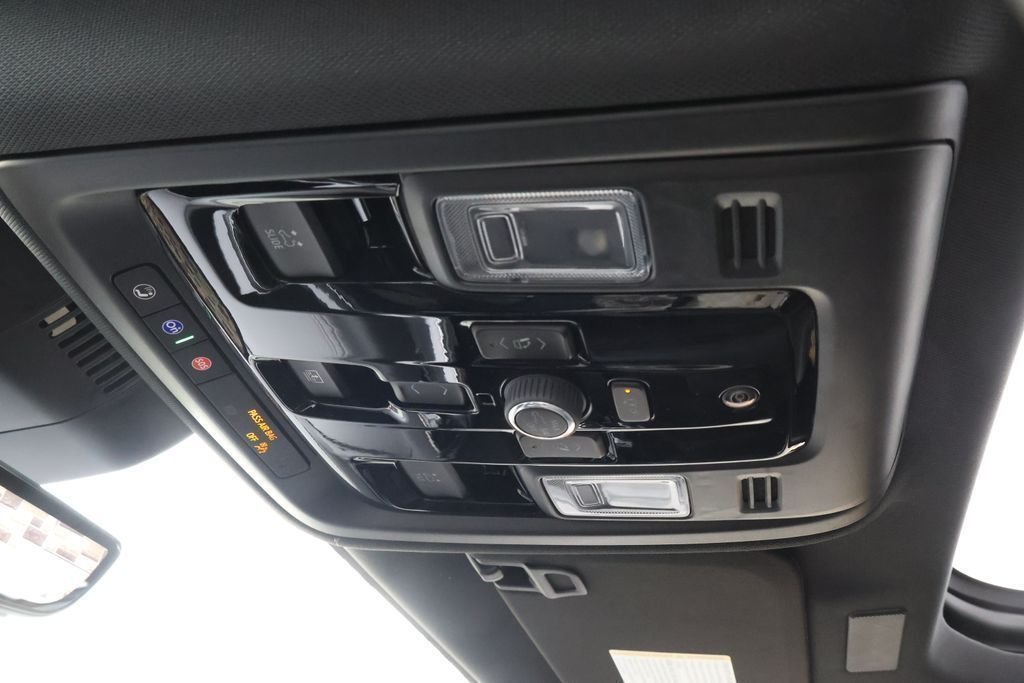 2026 Chevrolet Suburban RST - Photo 39