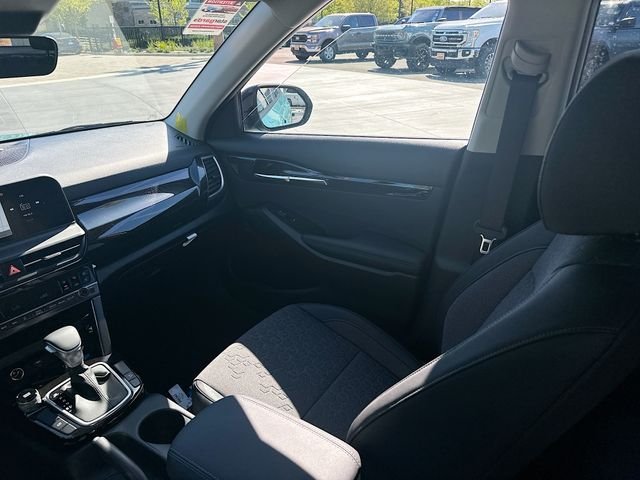 Used 2026 Blue / Black Kia S image 23