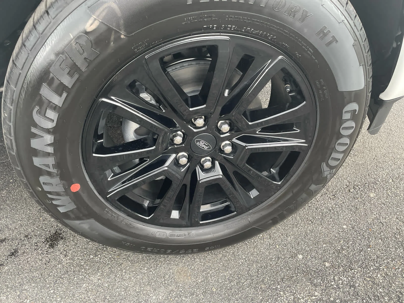 New 2026 Star White Metallic Tri-Coat Ford Platinum® image 6
