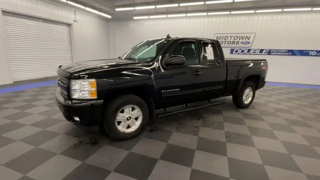 Used 2011 Black Chevrolet LT image 4