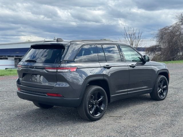 Used 2023 Gray Jeep Altitude X image 5