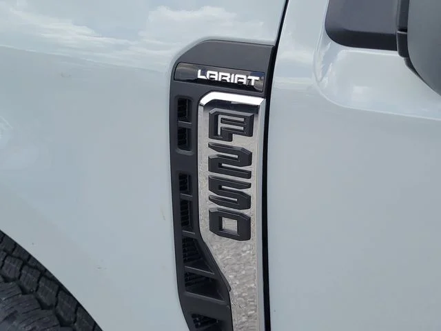 New 2026 Avalanche Ford Lariat image 9