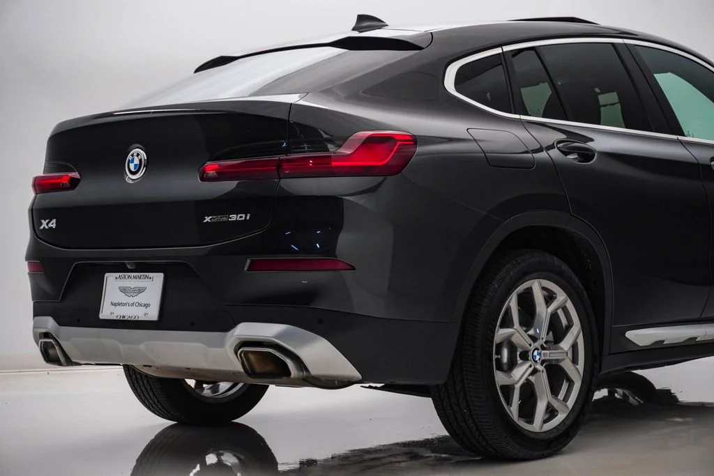 Used 2023 Dark Graphite BMW xDrive30i image 12