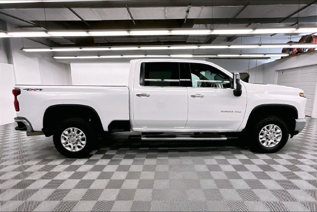 Used 2024 Summit White Chevrolet LTZ image 15