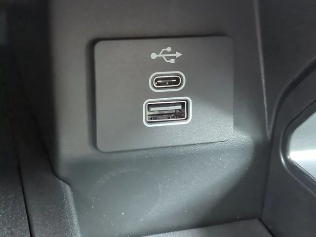 New 2026 Oxford White Ford Lariat® image 21