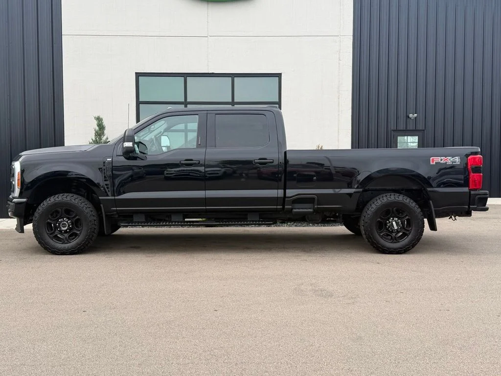 Used 2023 Black Ford XLT image 2