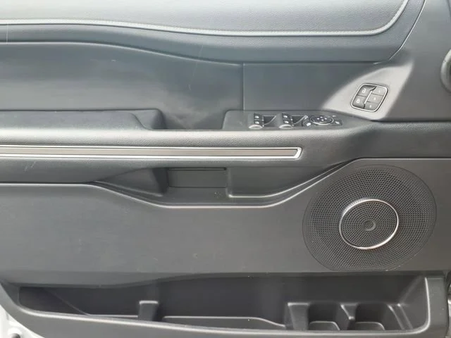 Used 2024  Ford XLT image 16