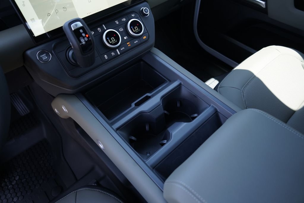 New 2026 Fuji White Land Rover S image 16