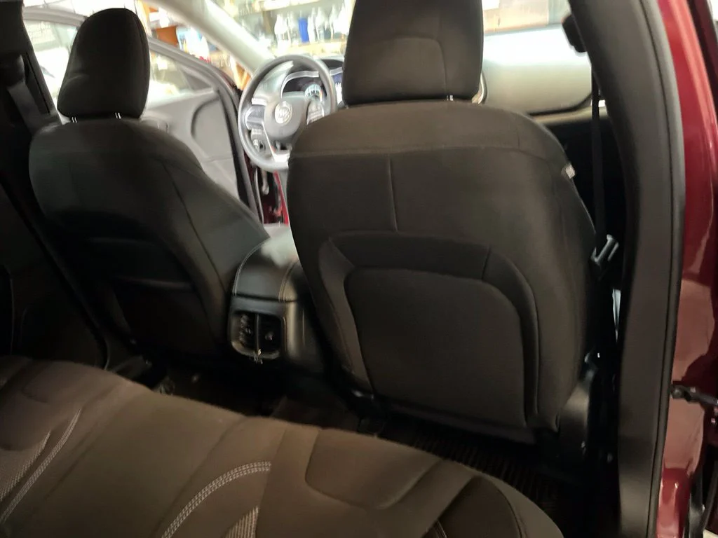 Used 2019 Red Jeep Latitude image 25