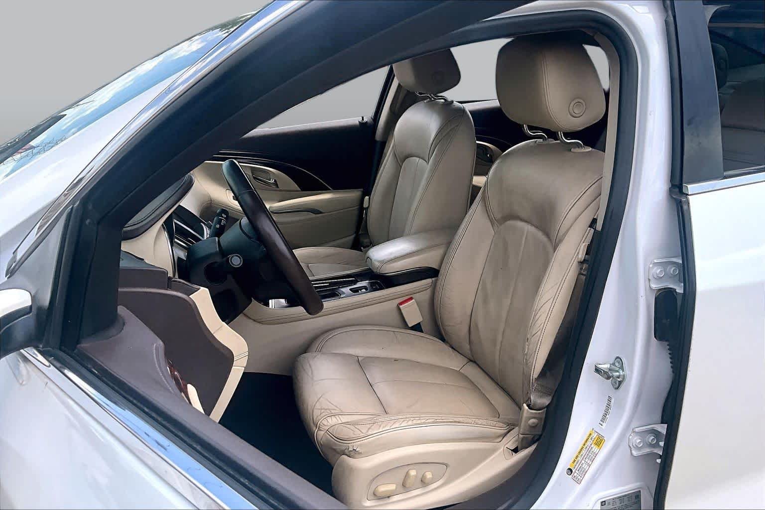 Used 2015 White Frost Tricoat Buick Leather image 7