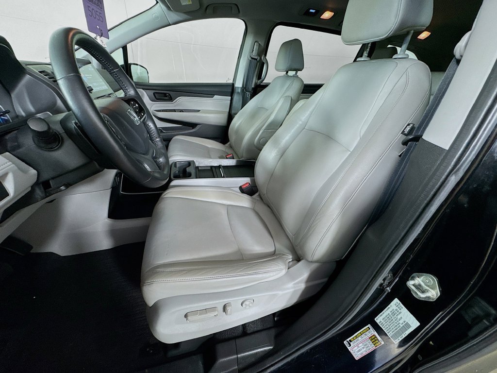 Certified Used 2019 Crystal Black Pearl Honda Touring image 28