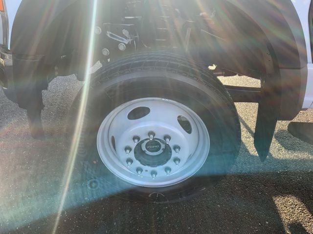 2024 Ford F-450 Super Duty Chassis Cab XL - Photo 17