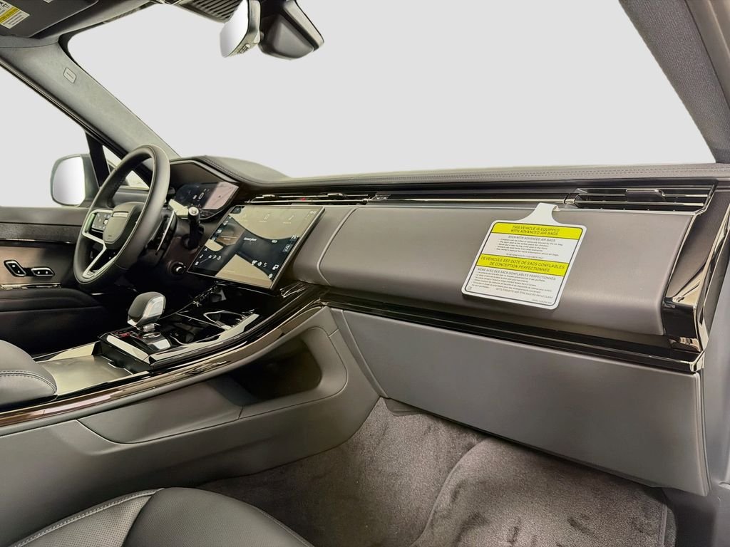New 2027 Borasco Grey Land Rover  SE P360 image 30
