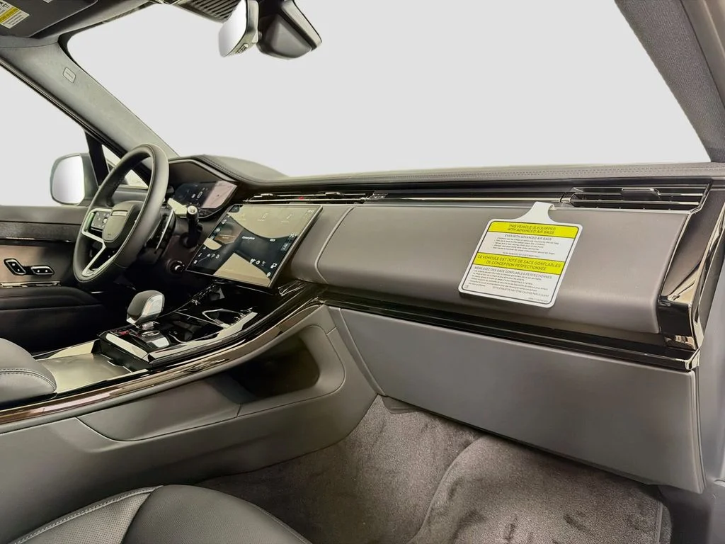 New 2027 Borasco Grey Land Rover SE image 30