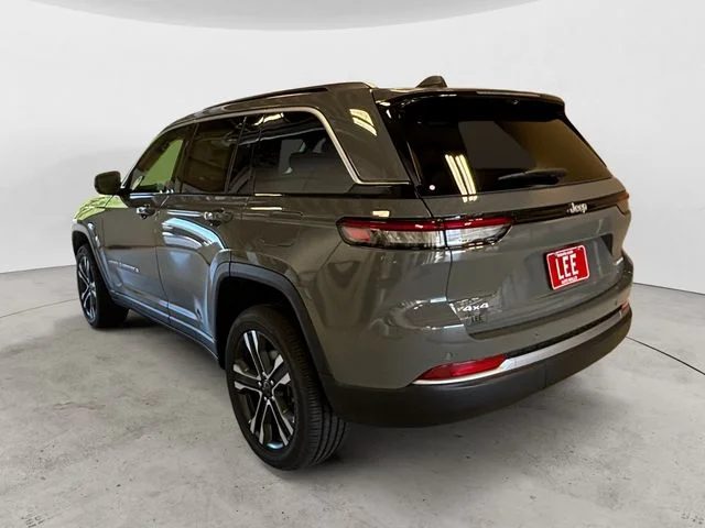 New 2027 Gray Jeep Limited image 3