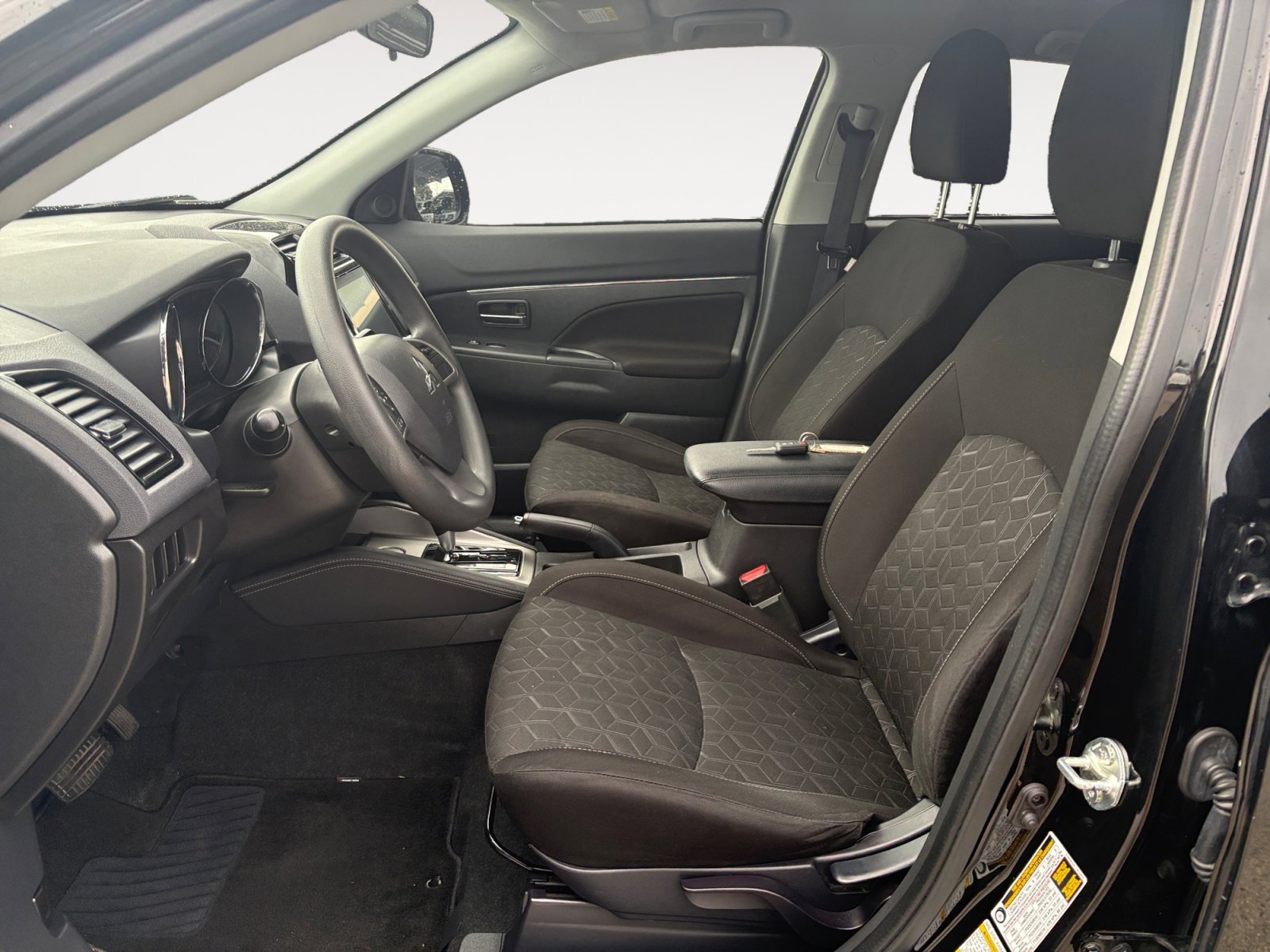 Used 2020 Labrador Black Metallic Mitsubishi ES 2.0 image 20